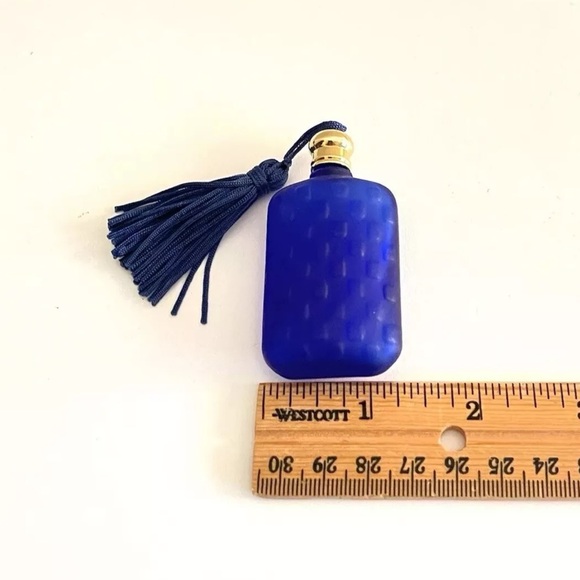 Cobalt Blue Basket Weave Glass Mini Perfume Bottle w/Gold Top Navy Tassel - Picture 6 of 7